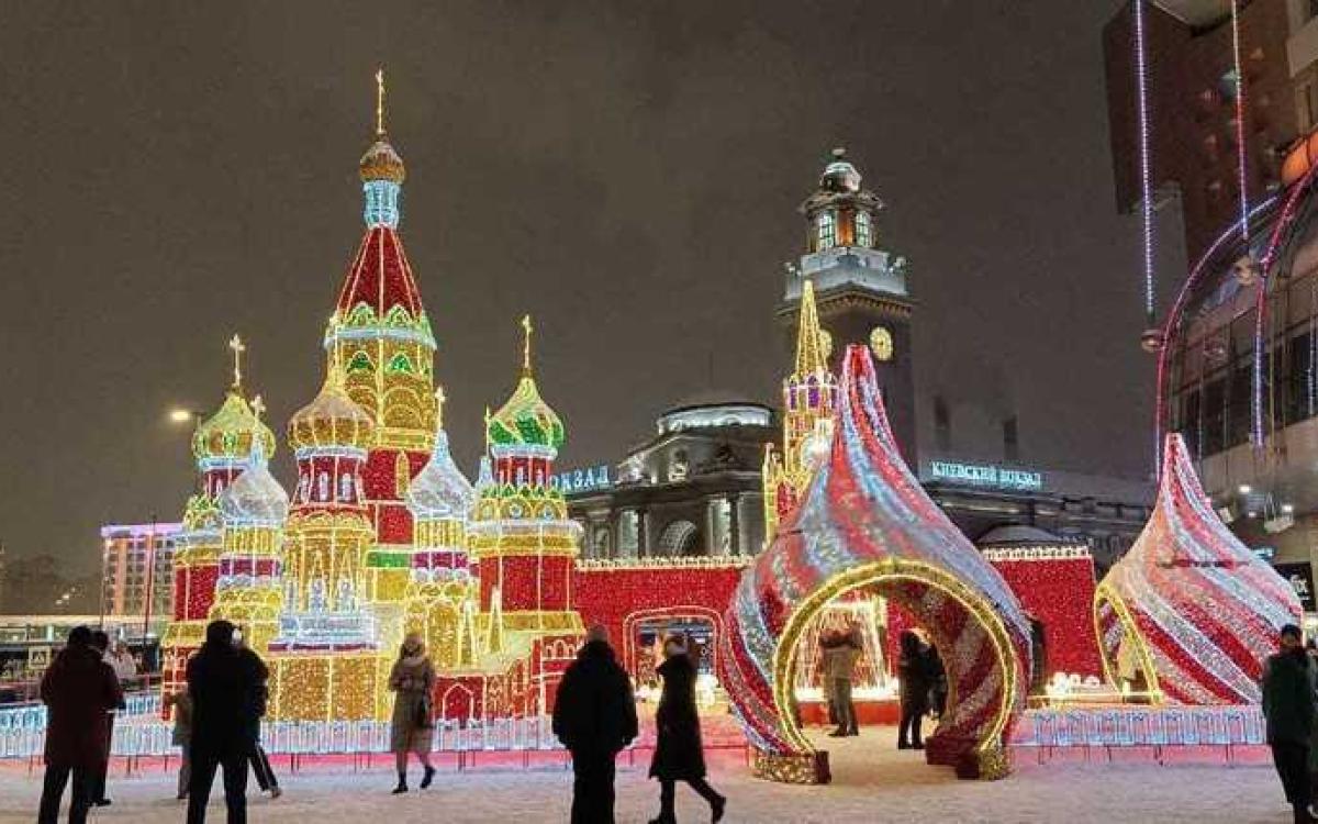 "Пока часы двенадцать бьют"
