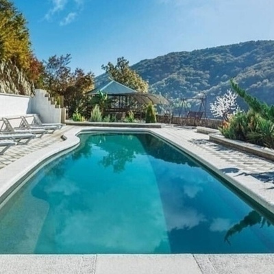 Large square d59b1fb2e0