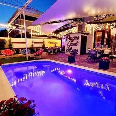 Large square 09fb359a32