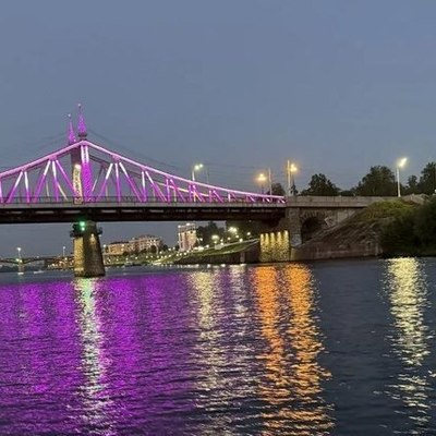 Large square 5688aca33b